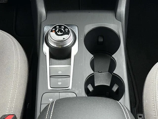 Used 2020 Silver Ford SE image 20