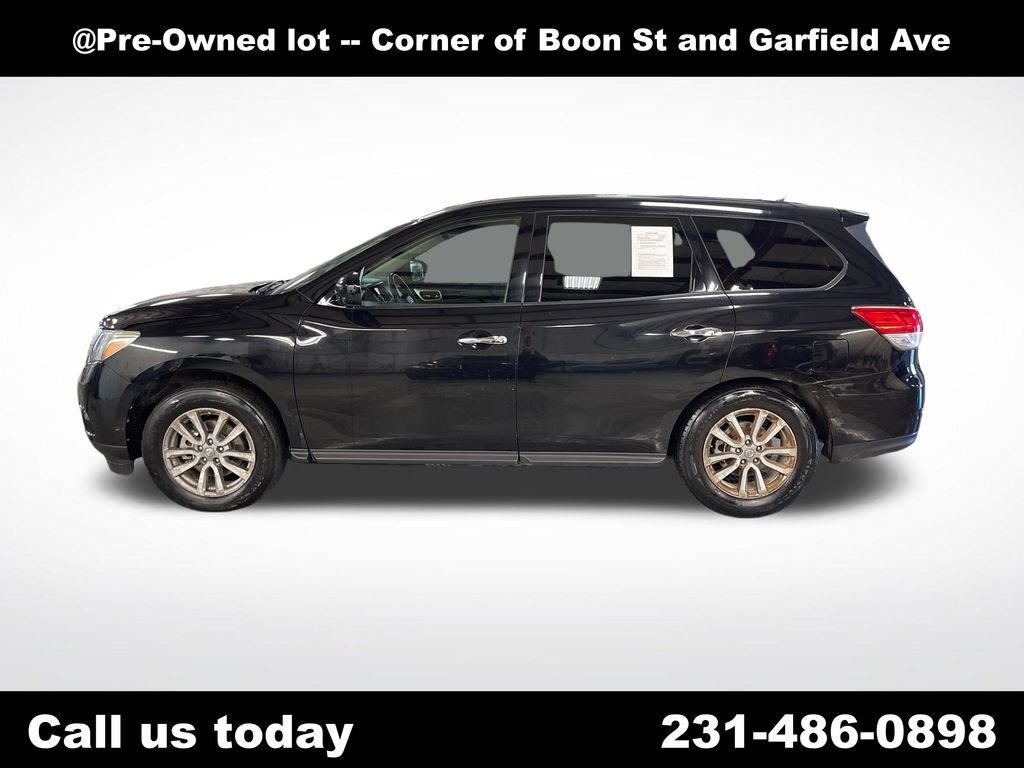Used 2014 Nissan Pathfinder S with VIN 5N1AR2MM8EC650943 for sale in Traverse City, MI