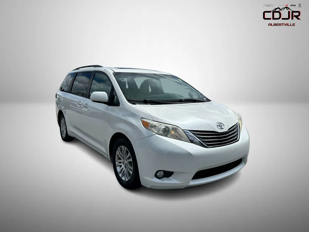 Used 2017 White Toyota XLE image 1