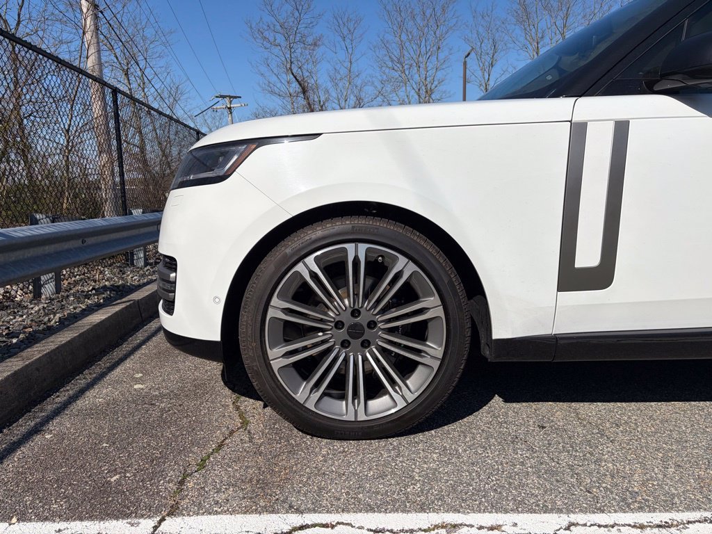 New 2026 White Land Rover SE image 9