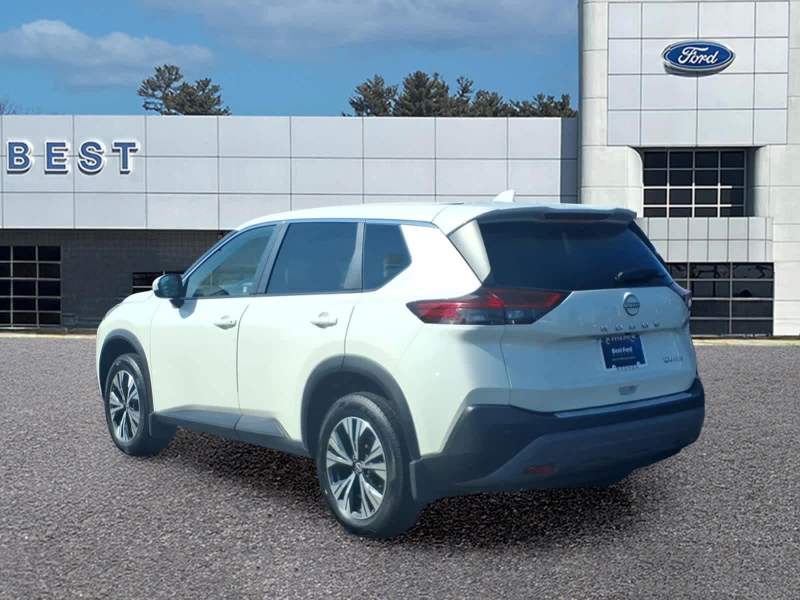 Used 2023 Pearl White Tricoat Nissan SV image 4