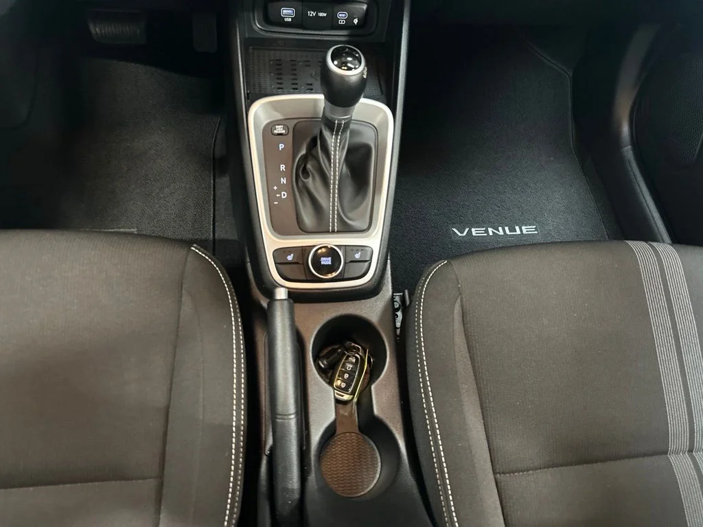 Used 2026 Onyx Black Hyundai SEL image 18