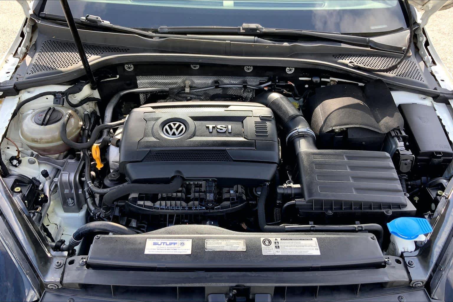 Used 2015 Pure White Volkswagen TSI S image 30