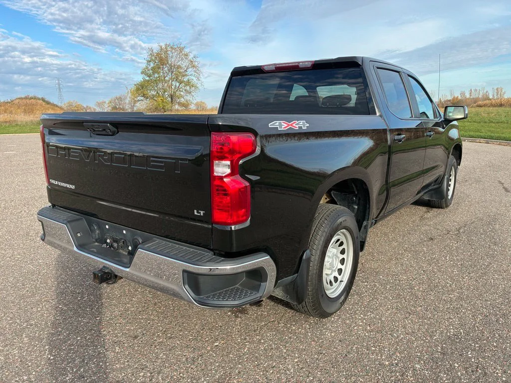 Used 2022 Black Chevrolet LT image 8