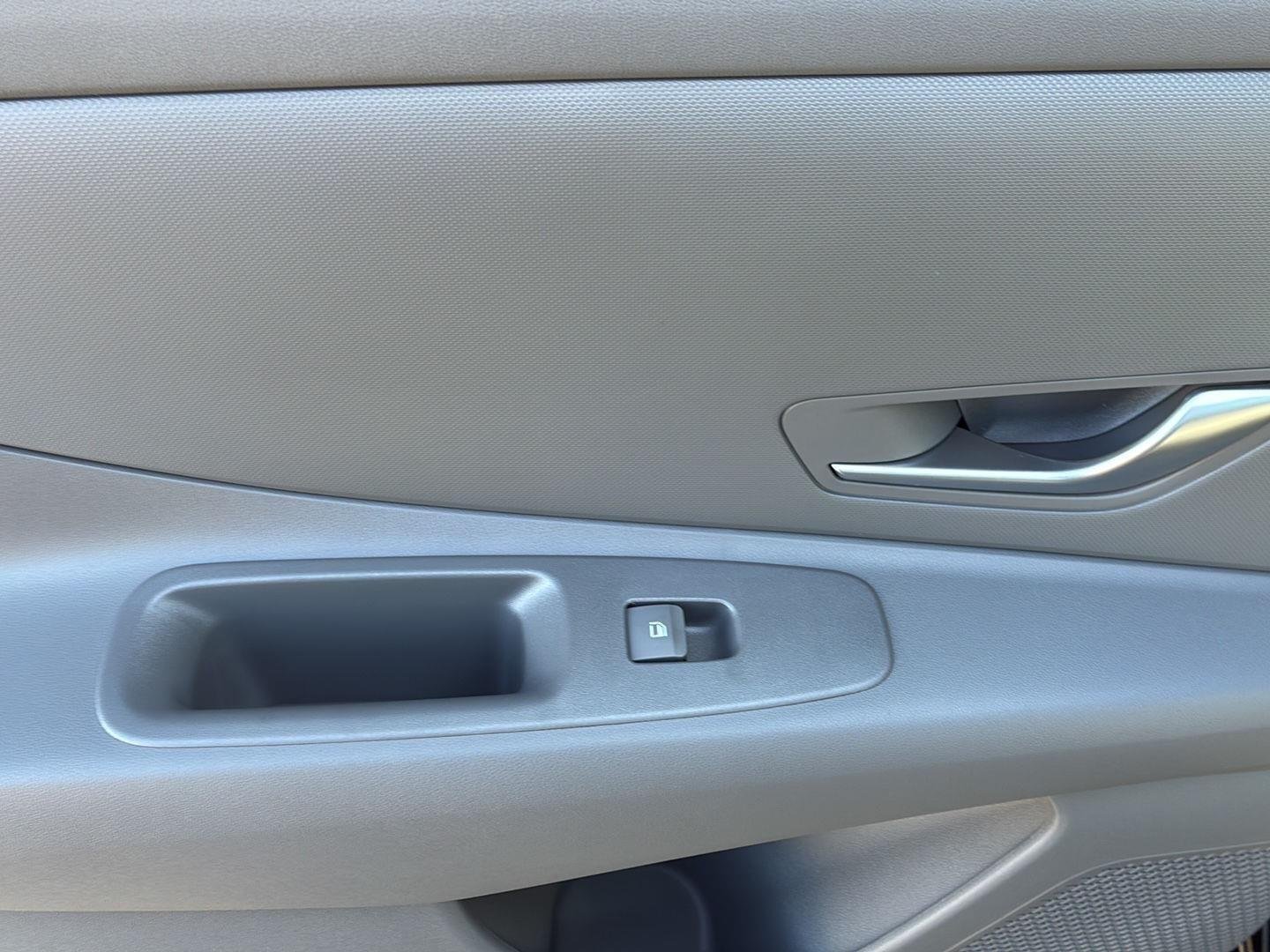 Used 2026 Abyss Black Hyundai SE image 22
