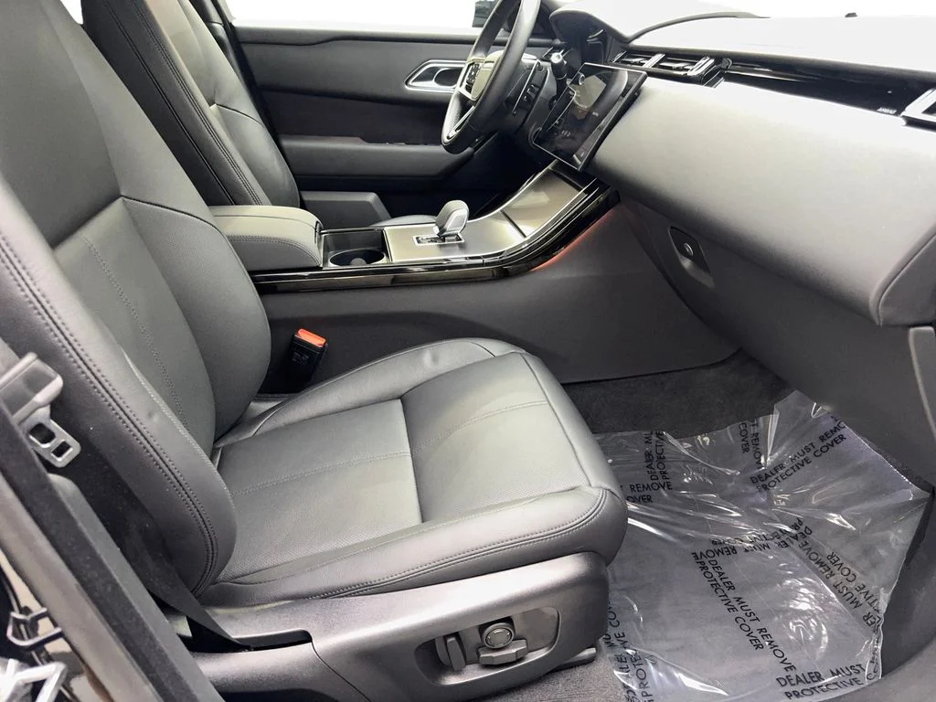 Used 2026 Black Land Rover Dynamic SE image 45
