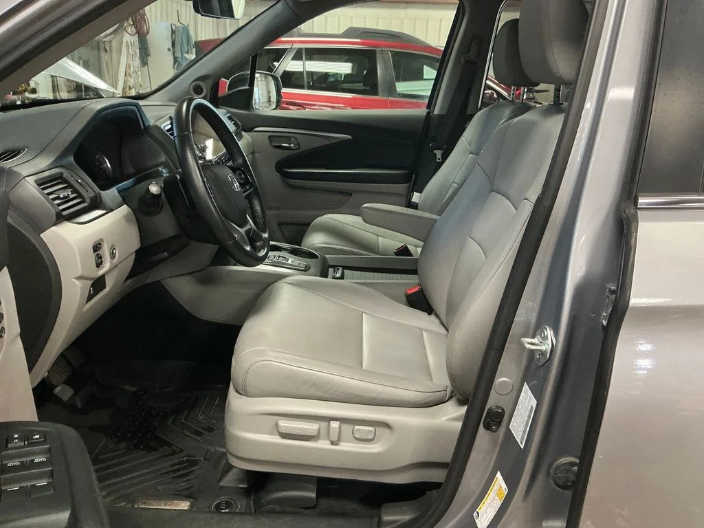 Used 2022  Honda EX-L image 13
