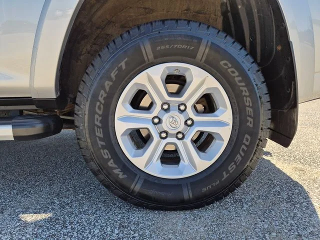 Used 2019 Silver Toyota SR5 Premium image 9