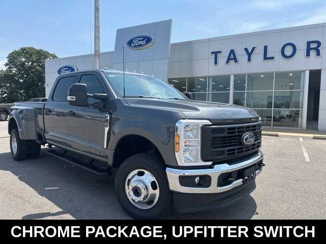 2026 Ford F-350 XL 4x4 Crew Cab 8' Box DRW's photo