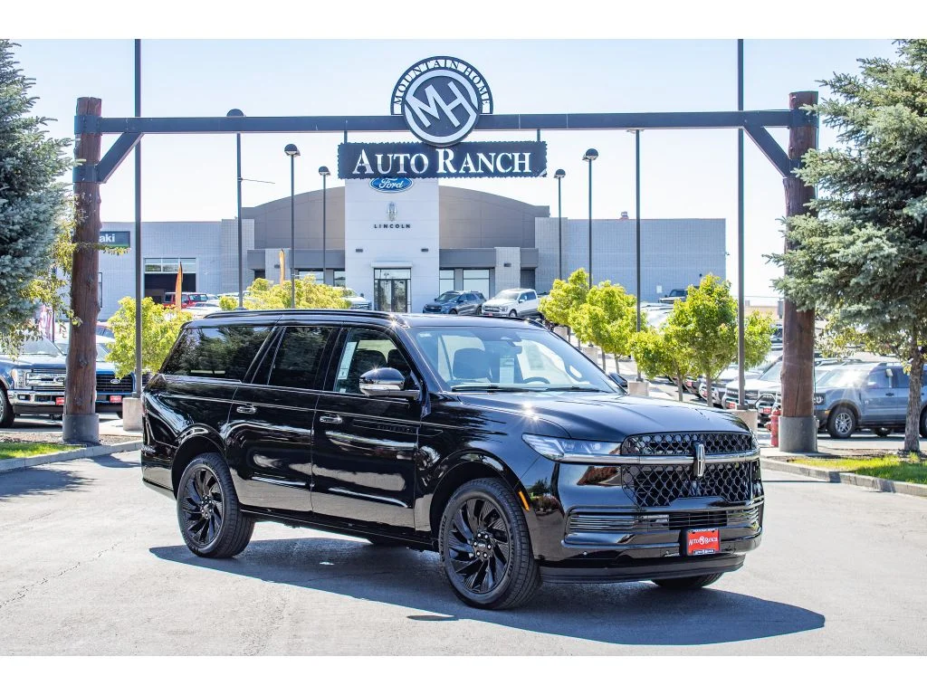 New 2026 Infinite Black Metallic Clearcoat Lincoln Reserve image 1