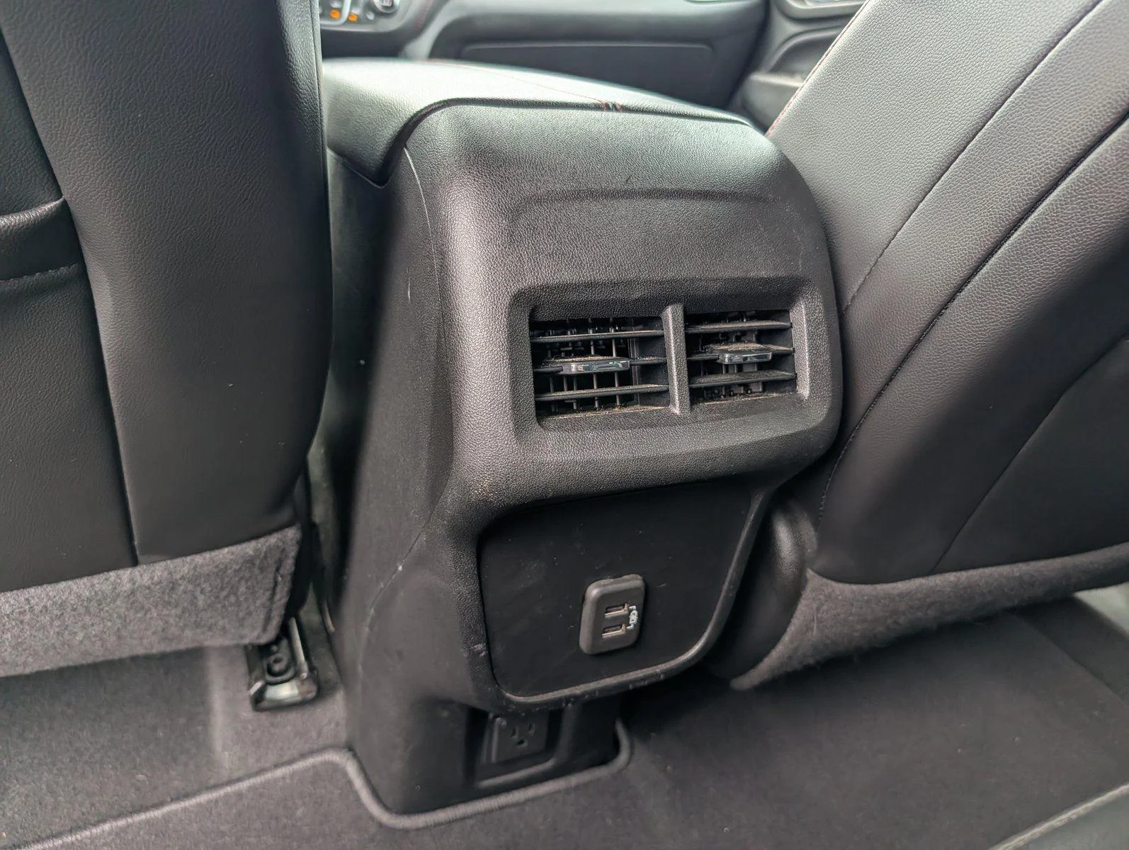 Used 2022 Silver Ice Metallic Chevrolet RS image 30