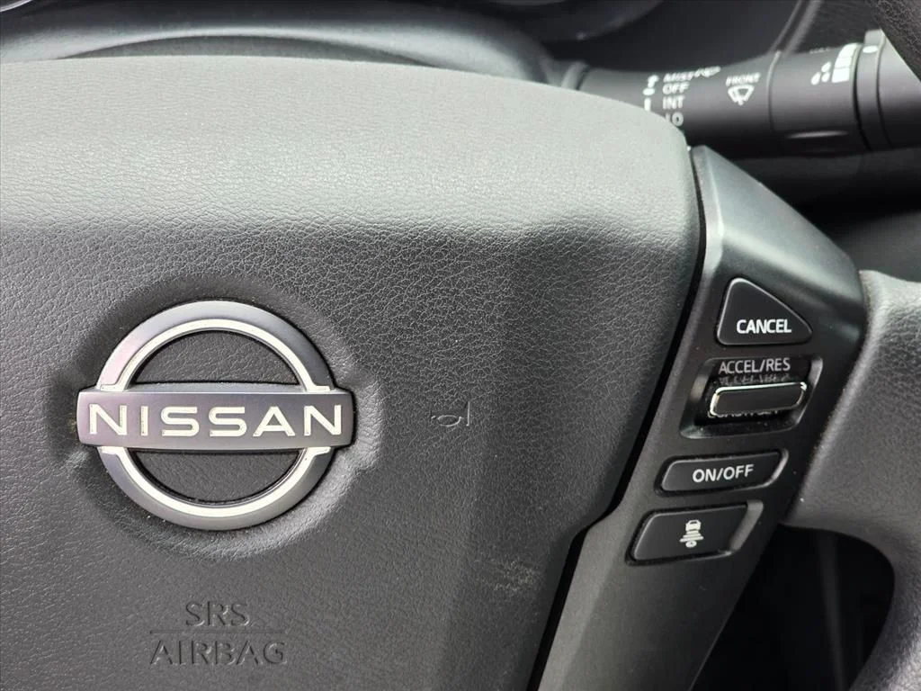 Used 2022 White Nissan S image 16