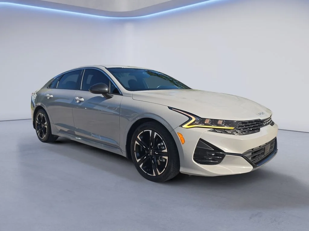 Used 2023 Wolf Gray Kia GT-Line image 8