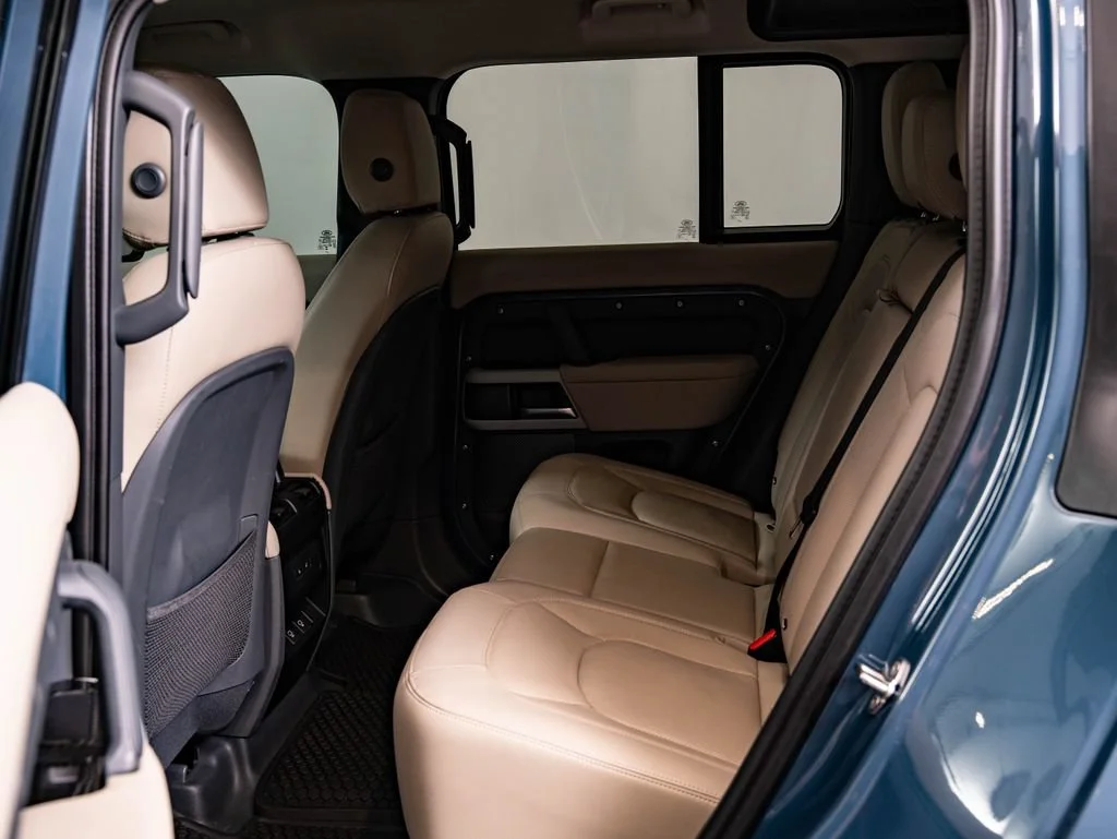 Used 2024 Tasman Blue Metallic Land Rover S image 41