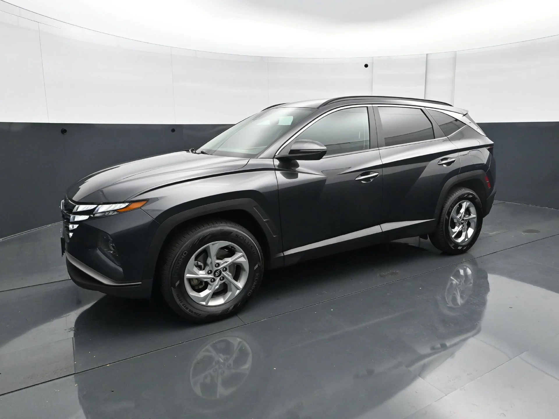 Used 2022 Hyundai Tucson SEL with VIN 5NMJBCAE5NH036803 for sale in Hopkins, Minnesota