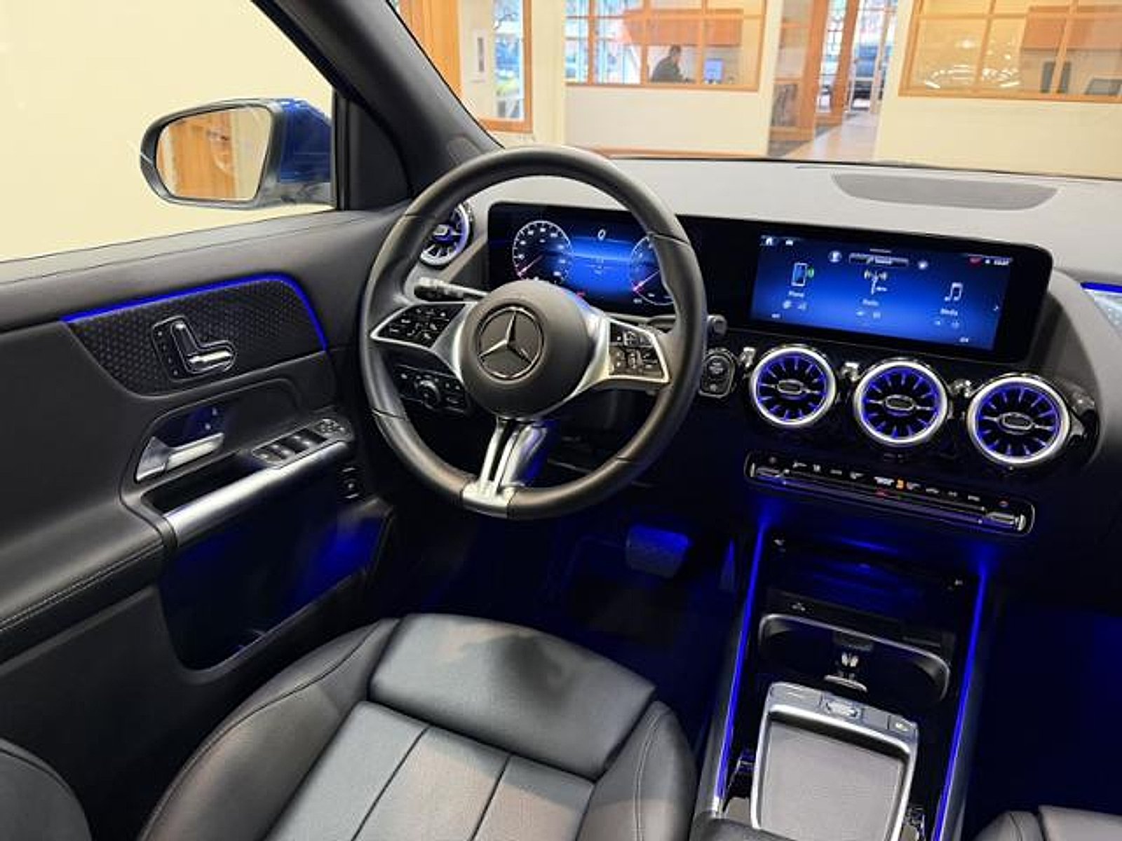 Certified Used 2025 Starling Blue Metallic Mercedes-Benz 4MATIC® image 9