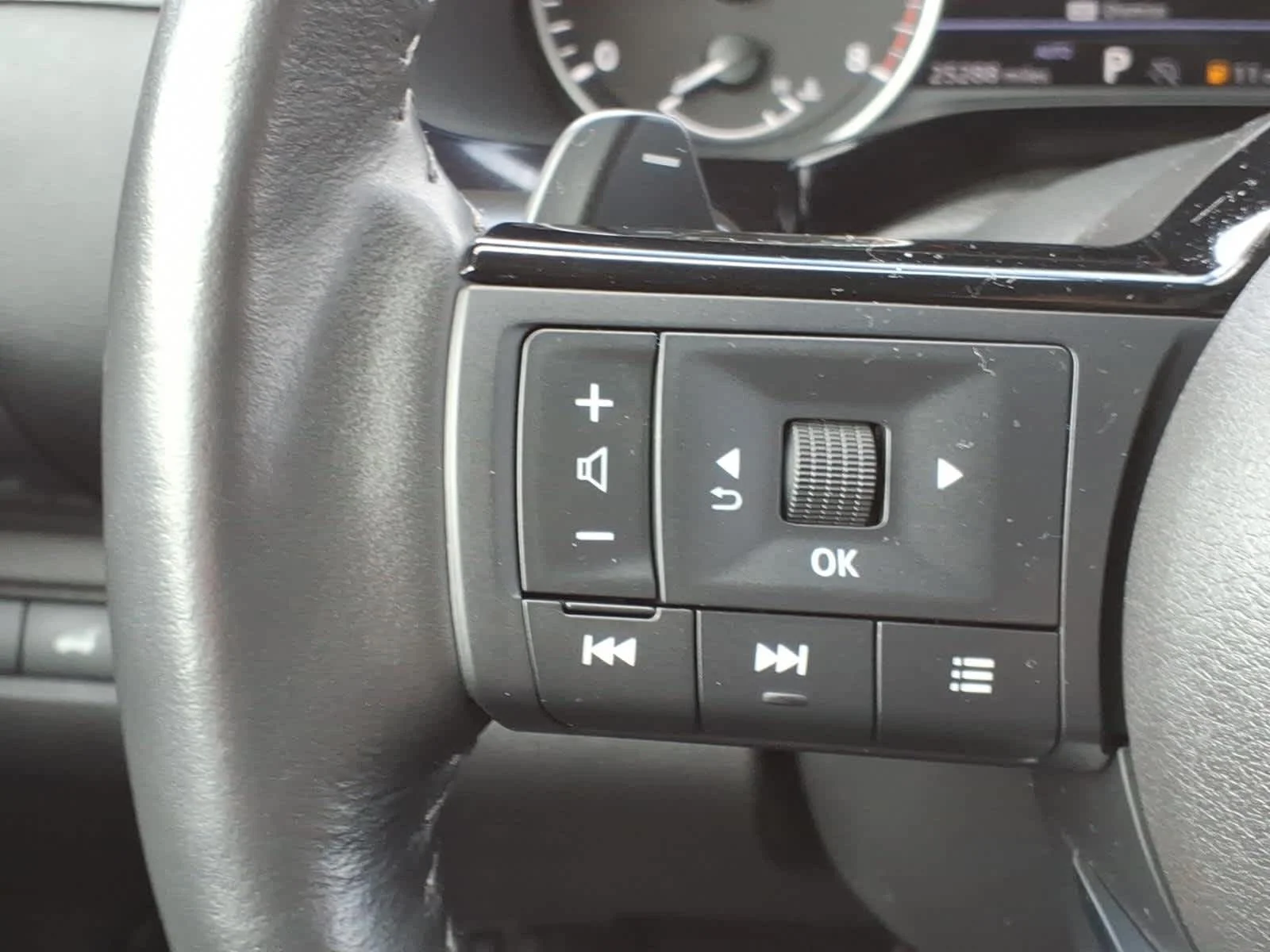Certified Used 2023 Solid Gray/Super Black Nissan SL image 22