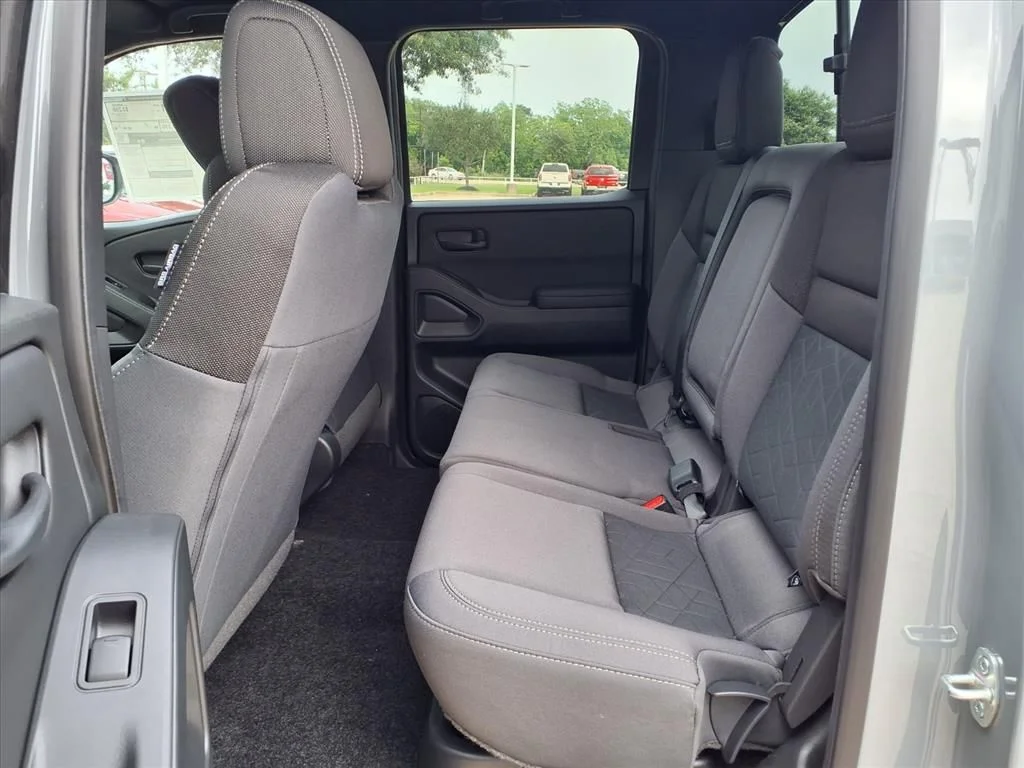 New 2026 Boulder Gray Pearl Nissan Crew Cab SV image 7