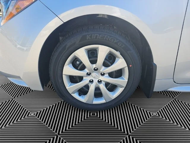 New 2027 Classic Silver Metallic Toyota LE image 12