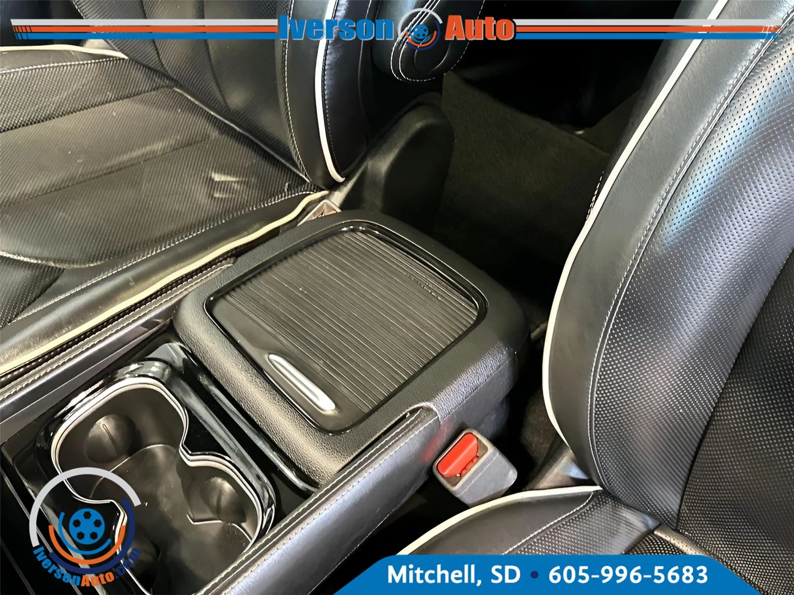 Used 2025 Ceramic Gray Clearcoat Chrysler Limited image 23