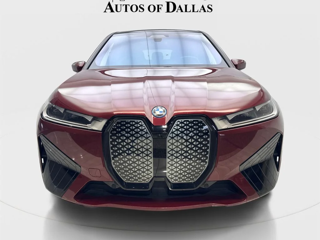 Used 2024 Red BMW xDrive50 image 3