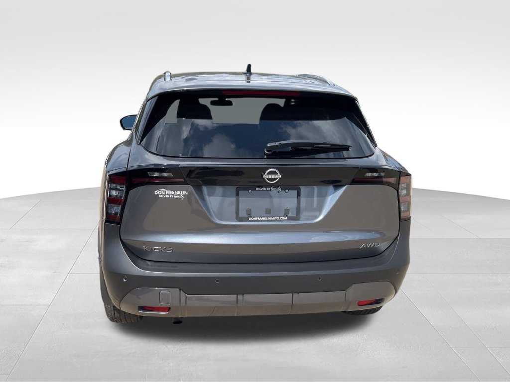 Used 2026 Gray Nissan SV image 4