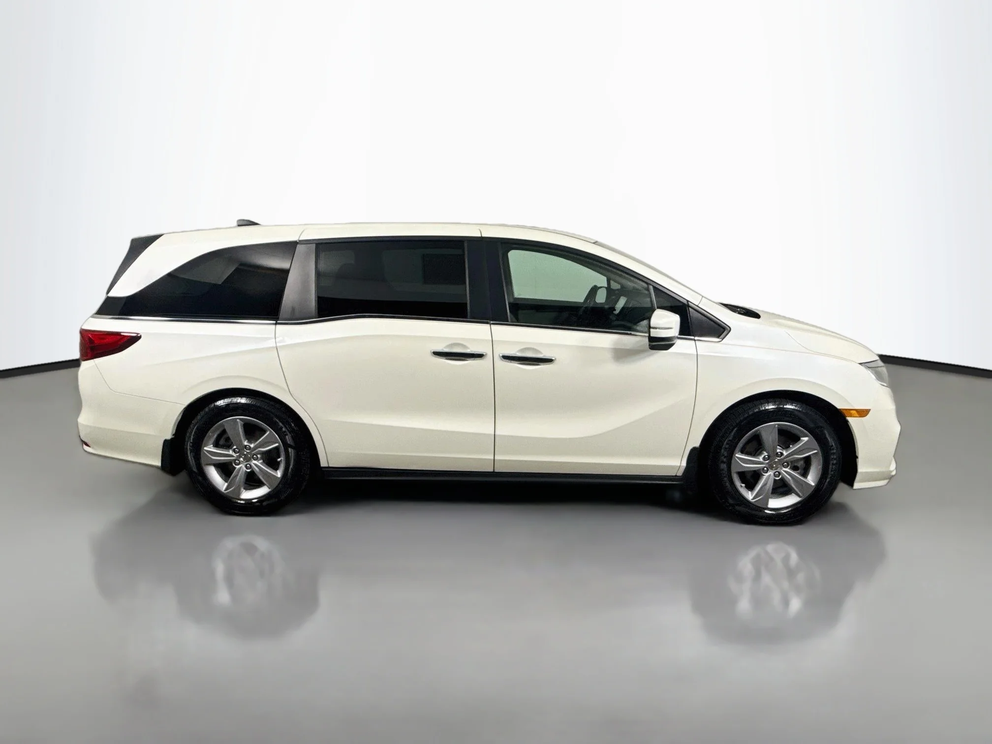 Used 2019 White Diamond Pearl Honda EX-L image 8