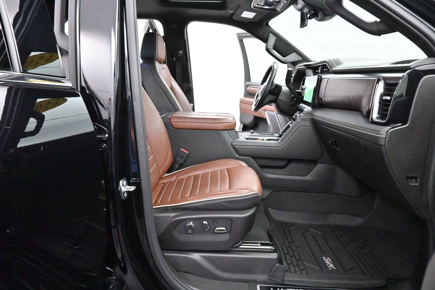 Used 2024 Onyx Black GMC Denali Ultimate image 32