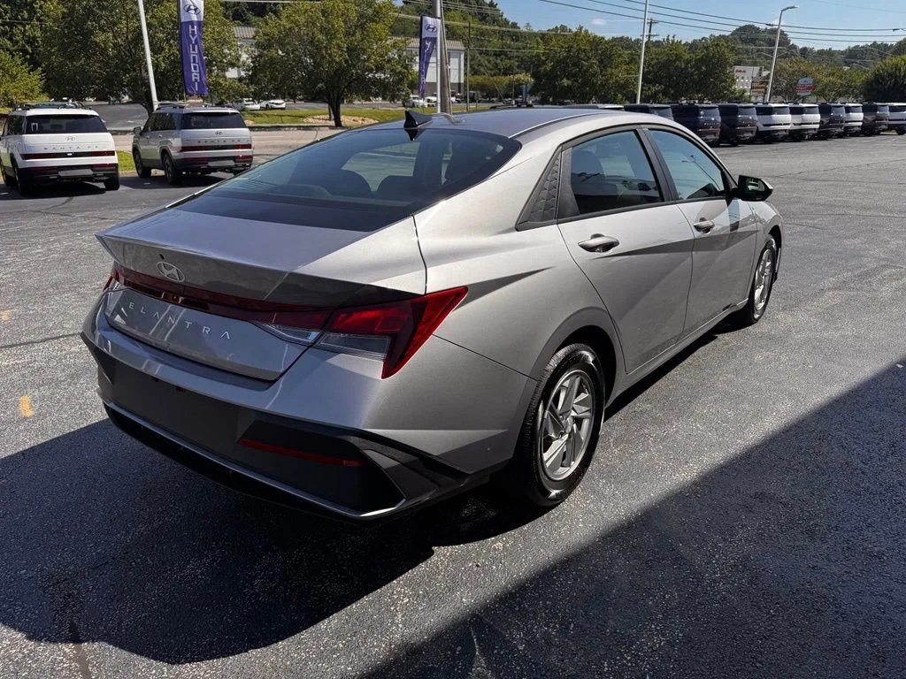 Used 2026 Fluid Metal Hyundai SE image 3