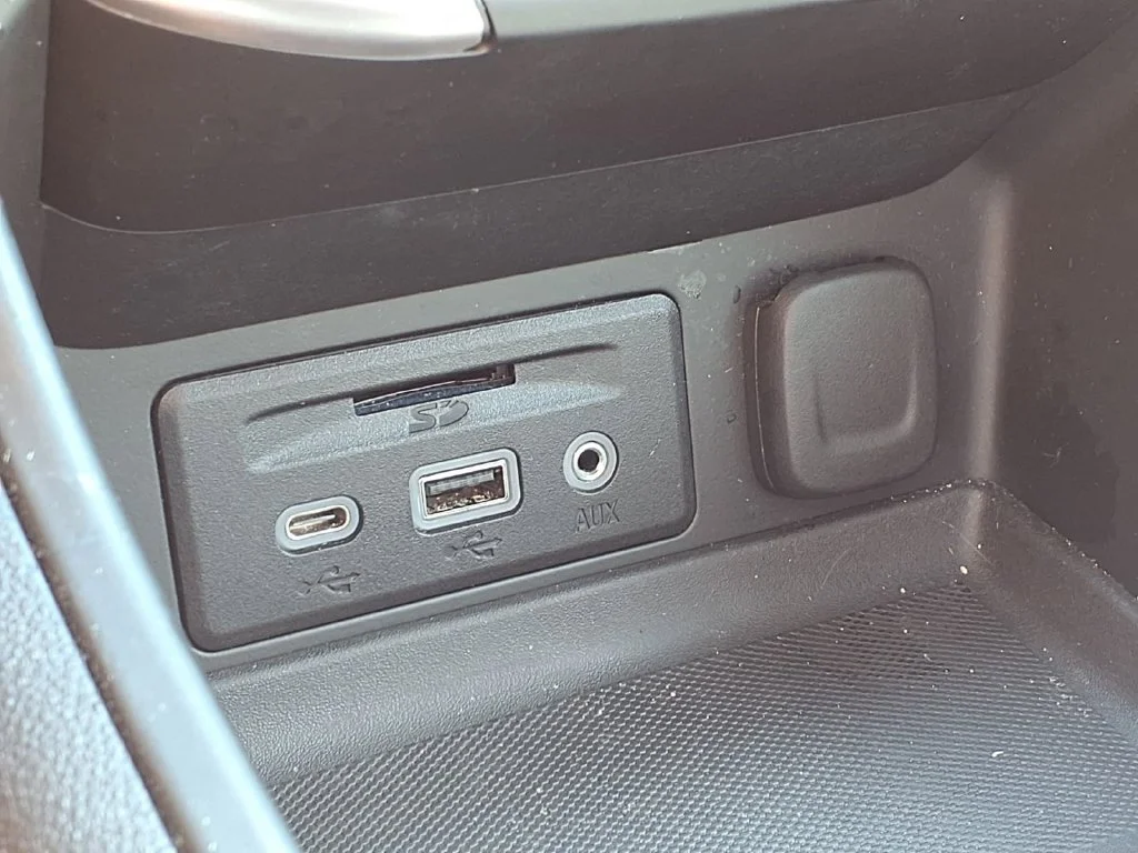 Used 2022  GMC AT4 image 27