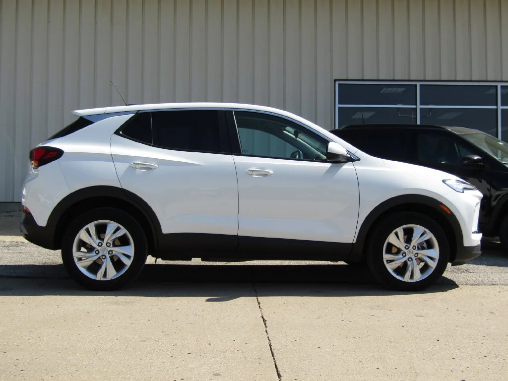 Used 2025 White Buick Preferred image 2
