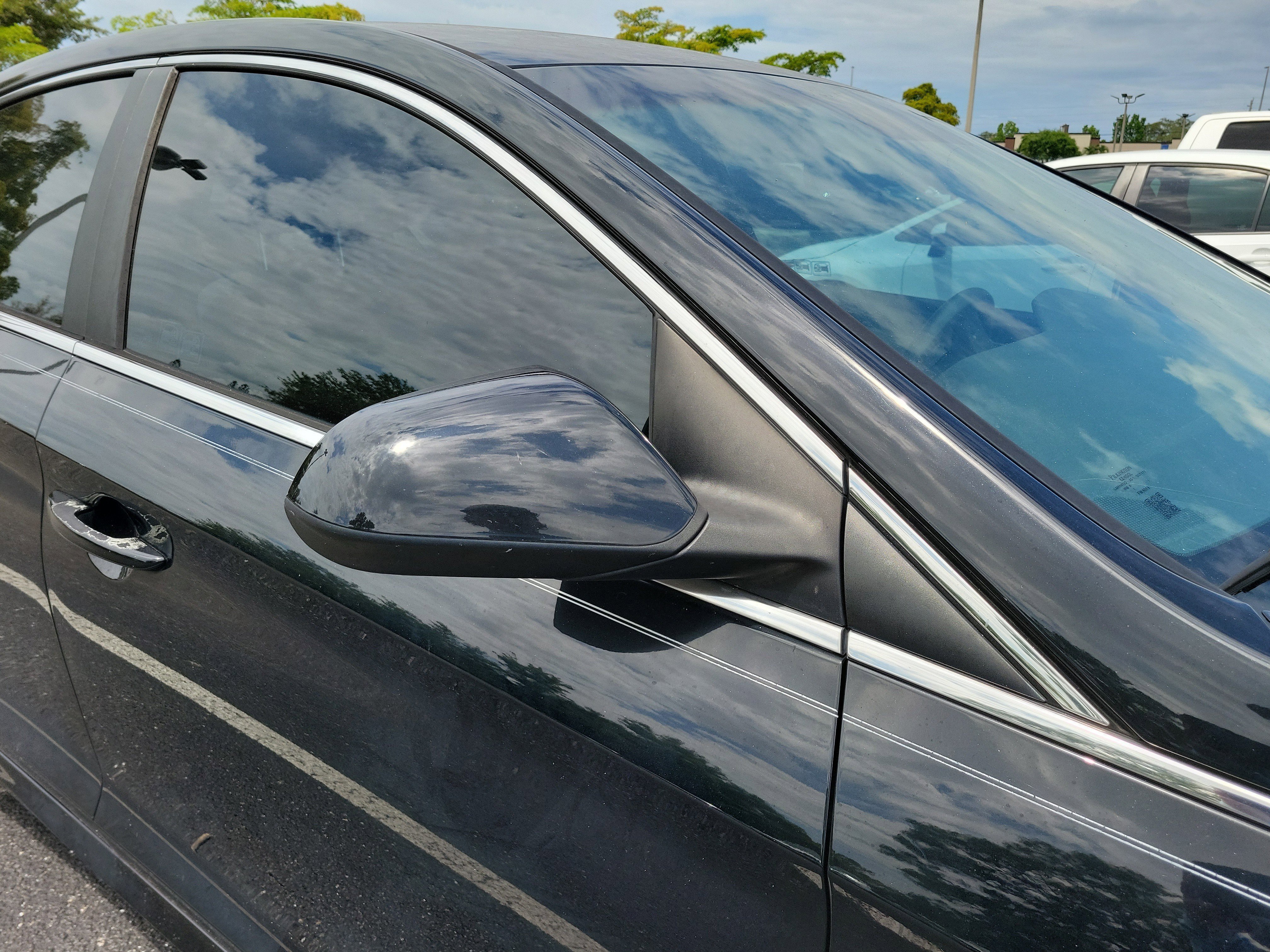Used 2018 Phantom Black Hyundai SE image 8