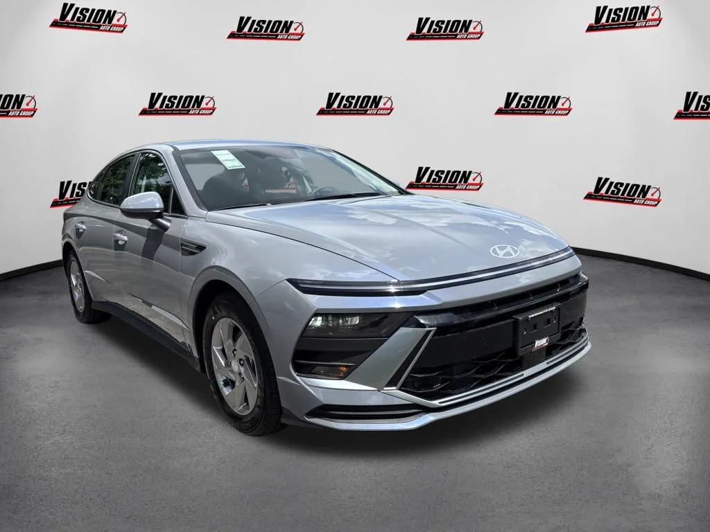 New 2026 Blue Hyundai SE image 3