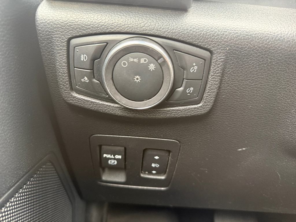 Used 2018  Ford XLT image 24