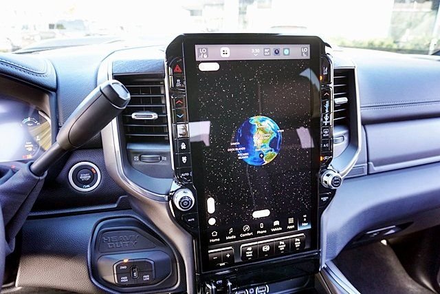 New 2026 Diamond Black Crystal Pearl-Coat Exterior Paint RAM Laramie image 34