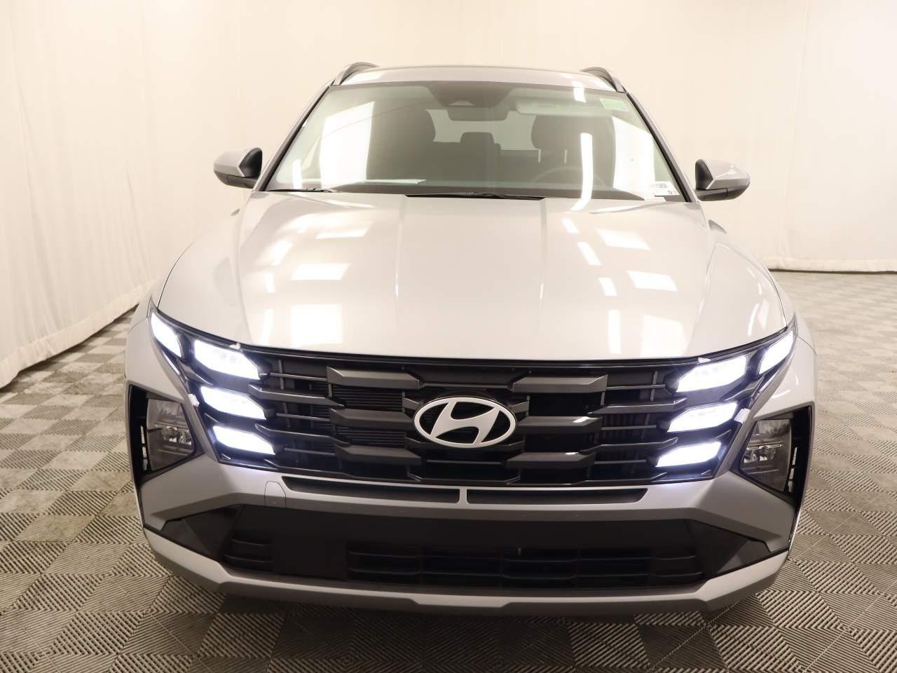 New 2026 Shimmering Silver Metallic Hyundai SEL AWD image 4