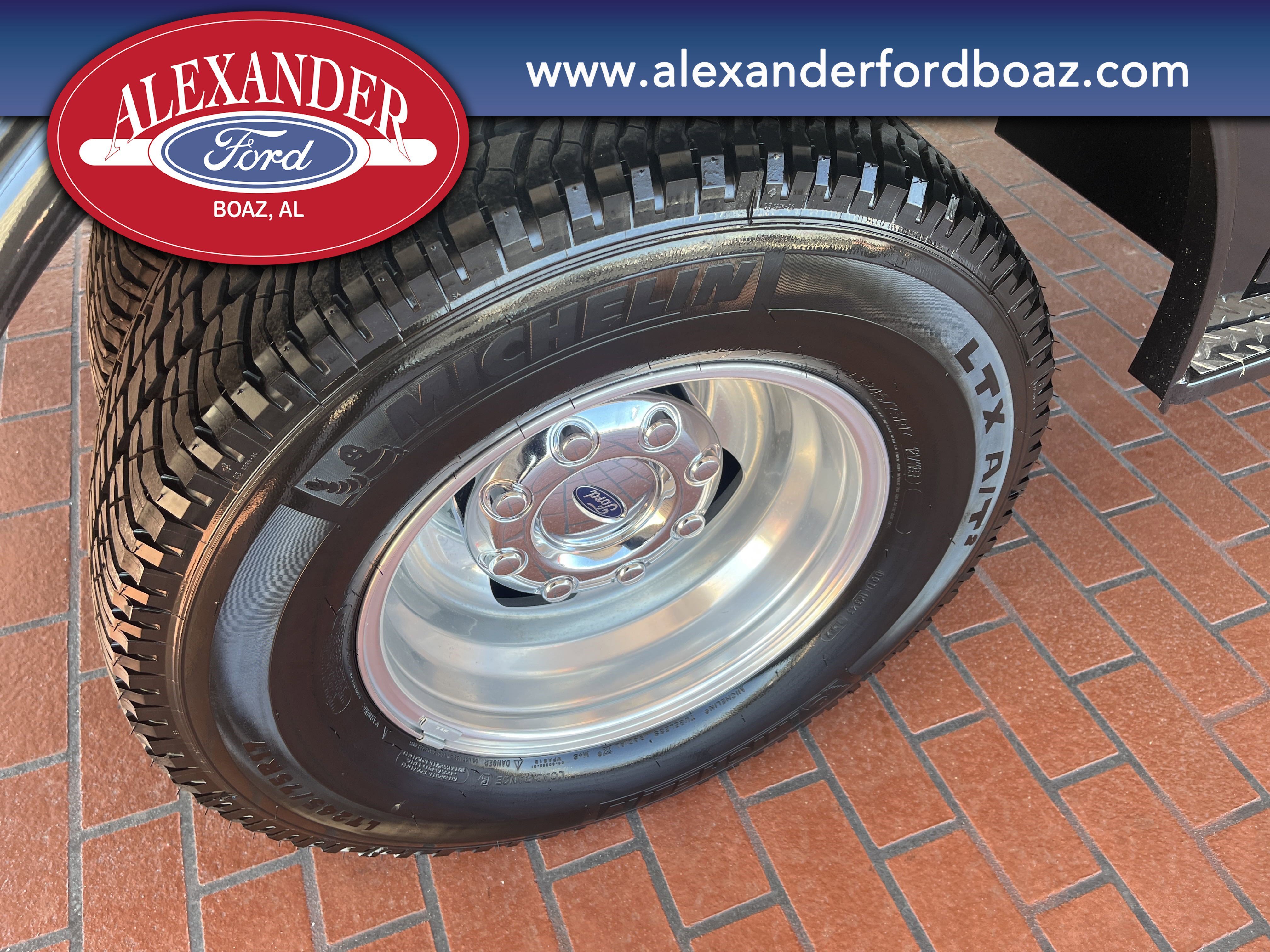 2025 Ford F-350 Super Duty Chassis Cab XL - Photo 11