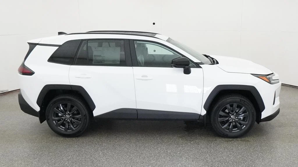 New 2026 Ice Cap Toyota XLE Premium image 14