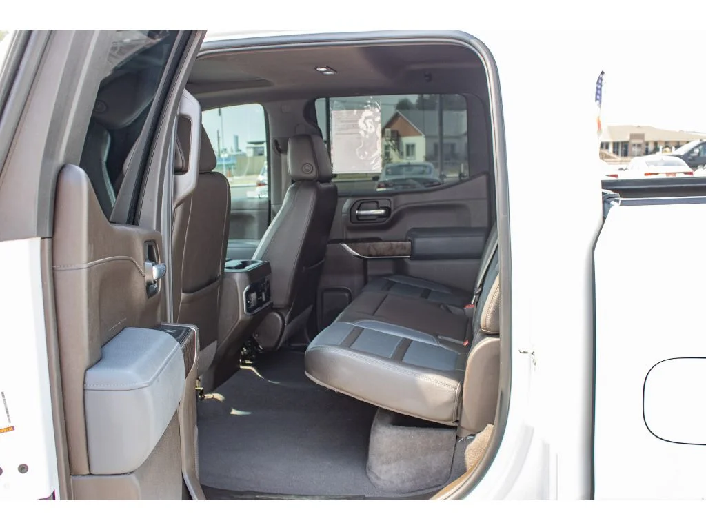 Used 2021 White Frost Tricoat GMC Denali image 19