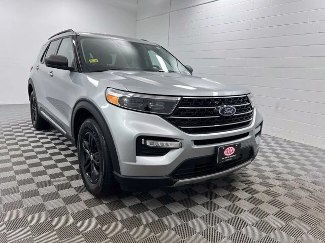 Used 2022 Silver Ford XLT image 1