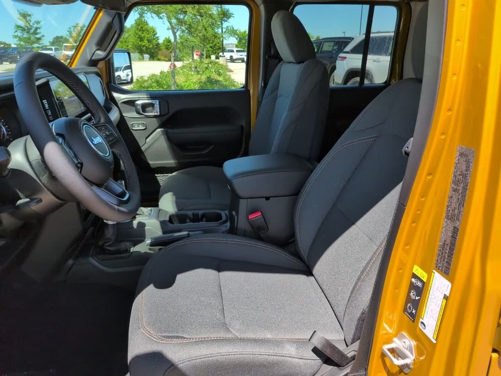 New 2026 Goldilocks Exterior Paint Jeep Sport S image 21