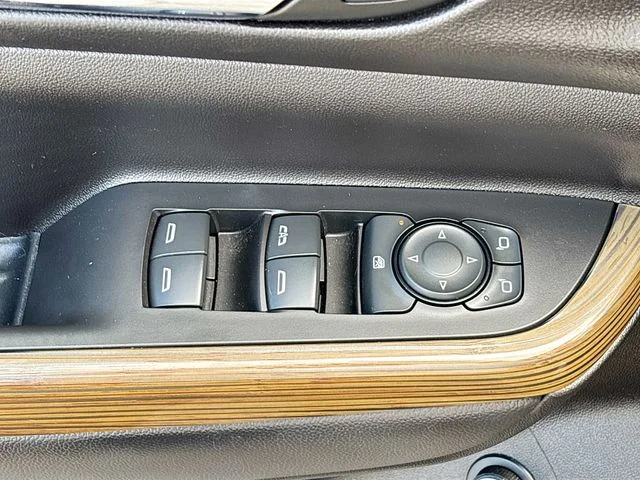 Used 2023 Black GMC SLE image 17