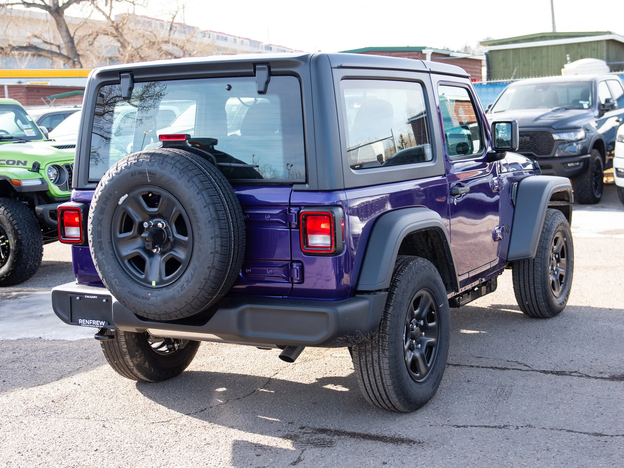 New 2026 reign Jeep Sport* image 5