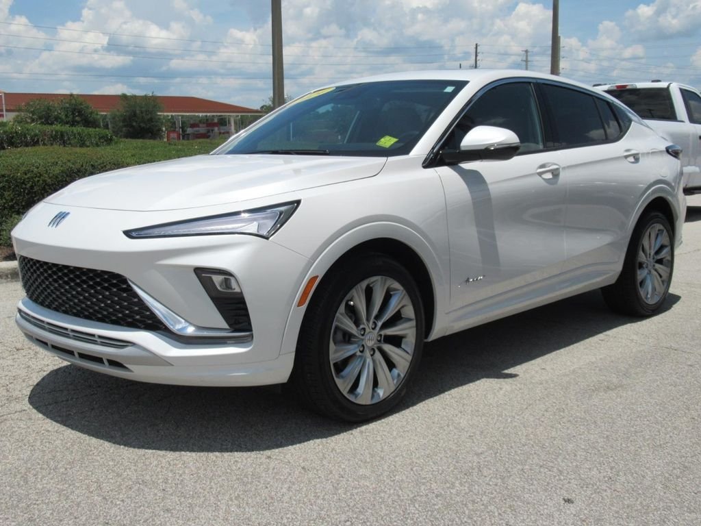 Used 2024 White Buick Avenir image 3