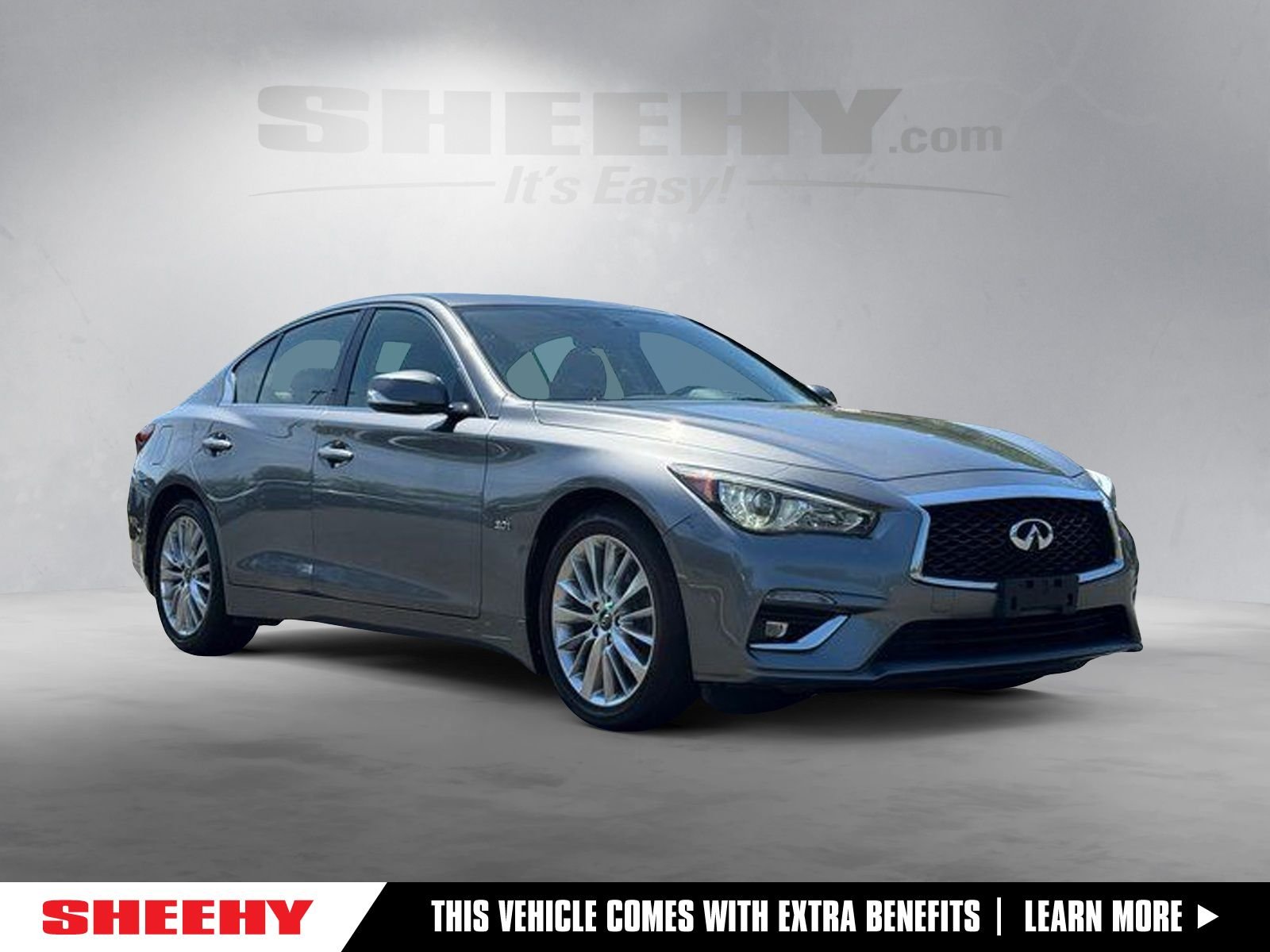 Used 2018 Gray INFINITI 3.0t LUXE image 1