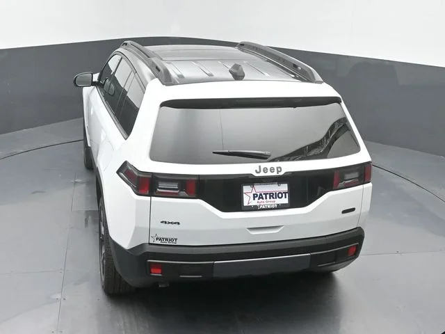 New 2026 Bright White Clear-Coat Exterior Paint Jeep Overland image 37
