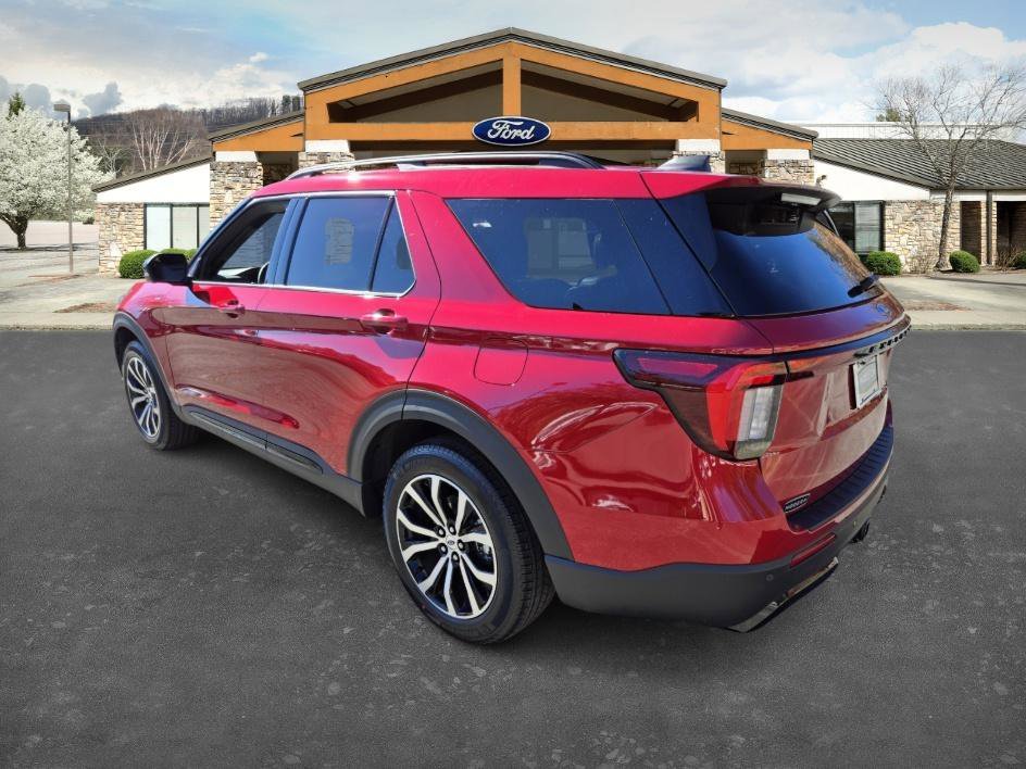 New 2026 Rapid Red Metallic Tinted Clearcoat Ford ST-Line image 7