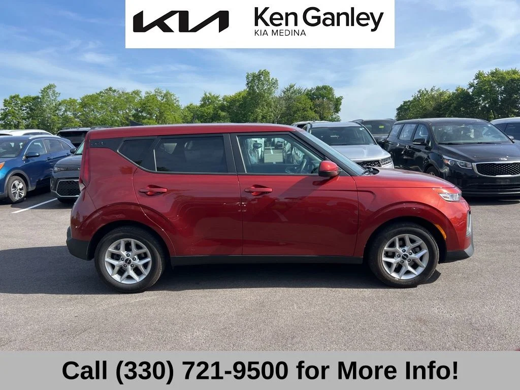 Certified Used 2022 Orange Kia LX image 5