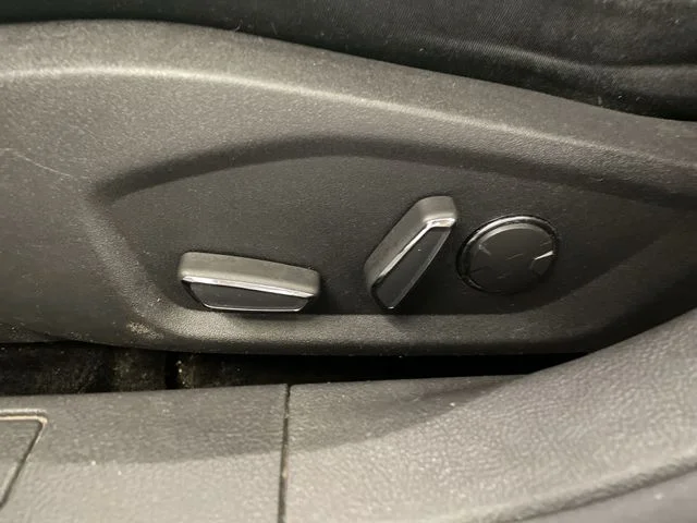 Used 2016 Shadow Black Ford SE image 12