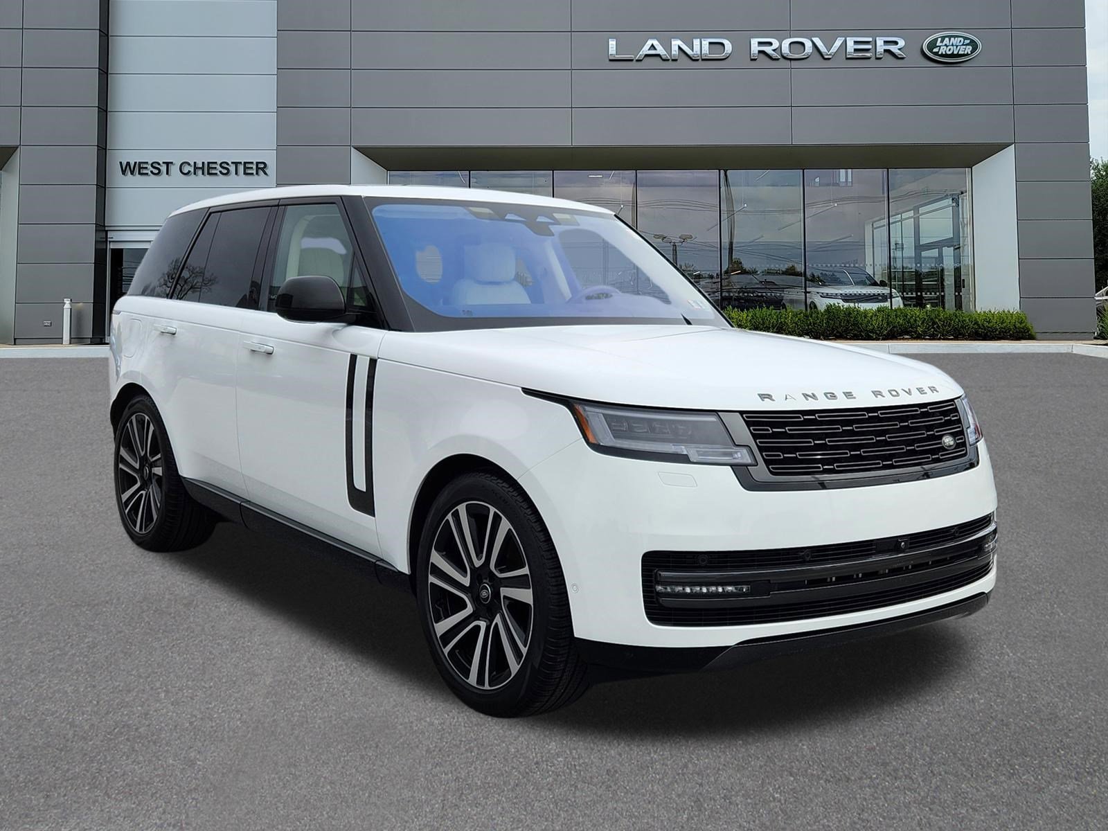 Certified Used 2023 Fuji White Land Rover SE image 2